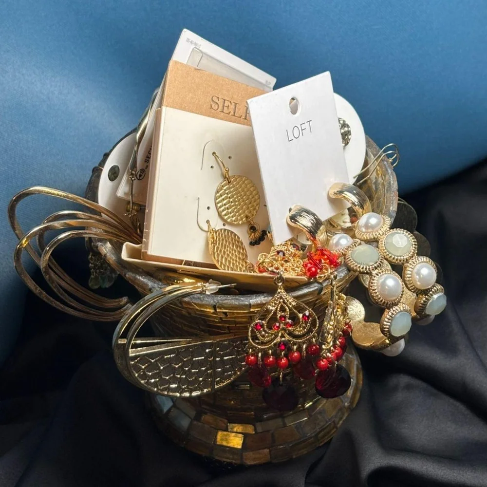 The Ultimate Gold Earring Hoard + Mosaic Vessel